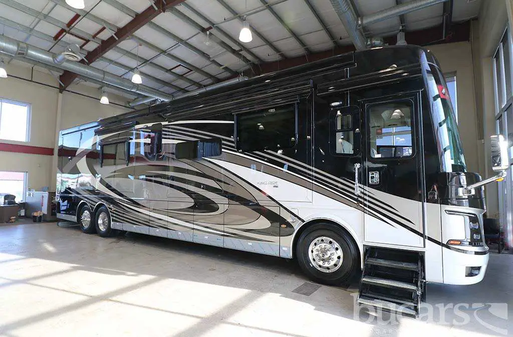 Top 15 Biggest Buses In The World