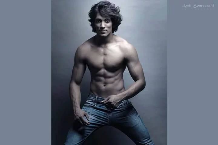 Top 10 Indian Male Models 