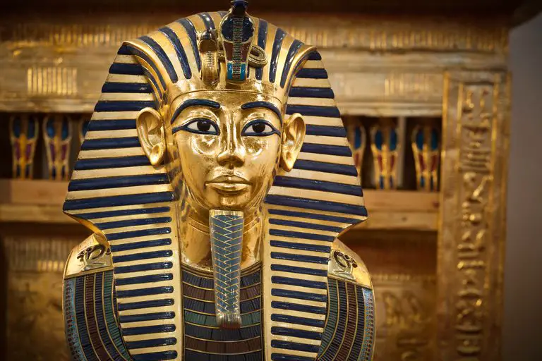king Tutankhamun