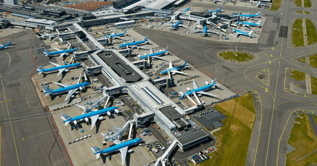 Amsterdam Airport Schiphol (AMS)