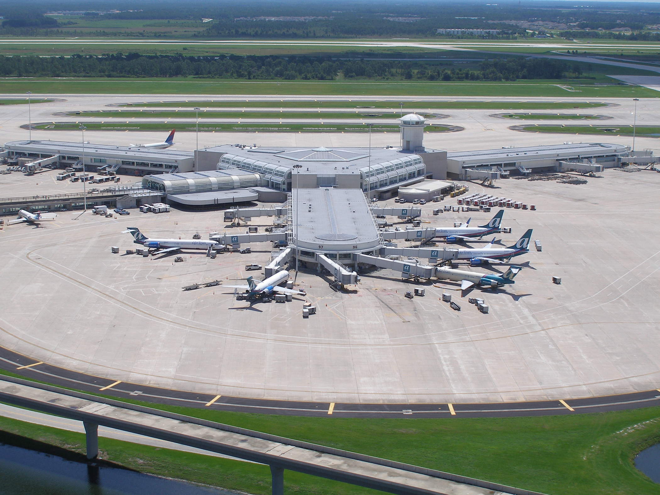 Orlando International Airport (MCO)