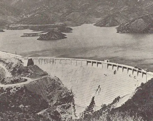 Flooding of St. Francis Dam (1928)